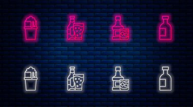 Bira şişesi ve bardak, viski, bir bardak bira ve votka. Tuğla duvarda parlayan neon simgesi. Vektör