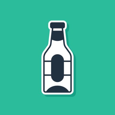 Yeşil arka planda mavi bira şişesi simgesi izole edildi. Vektör.