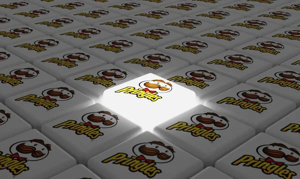 Melitopol, Ukrayna - 21 Kasım 2022: Pringles logosu küp şeklinde izole edildi. Pringles, Kellog Şirketi 'ne ait bir patates cipsi markası..