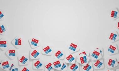 Melitopol, Ukrayna - 21 Kasım 2022: Domino Pizza logosu renk arkaplanında izole edildi. Domino 's, ABD' deki en büyük ikinci pizza zinciri..
