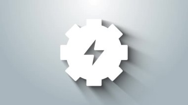 Gri arka planda beyaz dişli ve şimşek simgesi izole edildi. Elektrik gücü. Şimşek işareti. 4K Video hareketli grafik canlandırması.