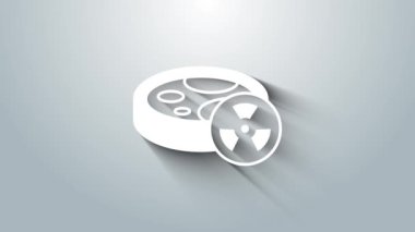 Zehirli sıvı ikonu olan beyaz laboratuvar kimyasal deney şişesi gri arka planda izole edilmiş. Biyolojik tehlike sembolü. Radyasyon ikonu olan tehlikeli bir sembol. 4K Video hareketli grafik canlandırması.