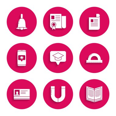 Mezuniyet başlığını konuşma baloncuğu Magnet Açık Kitap İzleyici ızgarasına, derece tanımlama rozet ekranı akıllı telefon belgesi ve zil simgesini ölçmek için ayarlayın. Vektör.