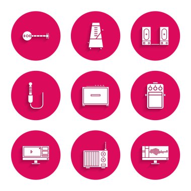 Guitar amplifier Radio 'yu anten sesi ya da ses kaydedicisi ile birlikte ses düzenleyicisi Audio jack Stereo yazılımı ve Banjo simgesine ayarlayın. Vektör.