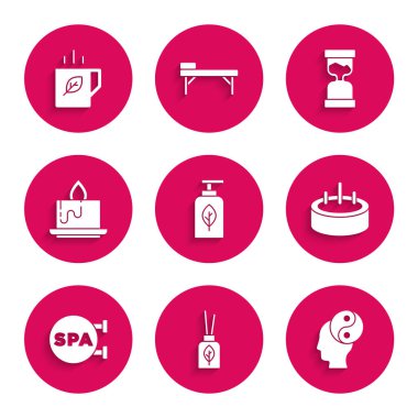 Temel yağ şişesi Aroma dağıtıcı Yin Yang yüzme havuzunu merdiven kaplama salonu mumu eski kum saati ve çay yaprağı ikonu ile ayarlayın. Vektör.