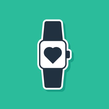Mavi Akıllı saat yeşil arkaplanda kalp atışı simgesini gösteriyor. Fitness uygulaması konsepti. Vektör.