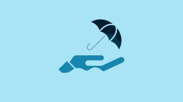蓝色伞形在手上的图标孤立在蓝色背景 保险概念 防水图标 安保概念 4K视频运动图形动画 — 图库视频影像