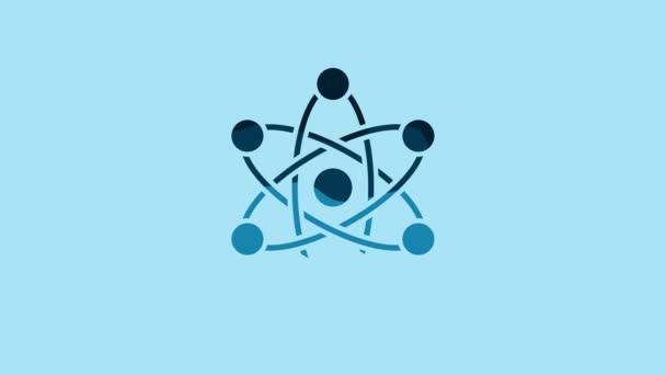 青色の背景に分離された青のアトムアイコン 核物理学 科学研究の象徴 4Kビデオモーショングラフィックアニメーション — ストック動画