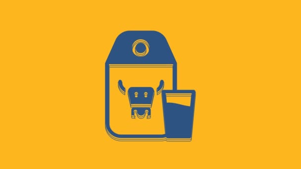 Синий Бумажный Пакет Молока Стеклянный Значок Оранжевом Фоне Вывеска Молочным — стоковое видео