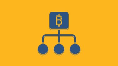 Mavi Blockchain teknolojisi Bitcoin simgesi turuncu arka planda izole edildi. Soyut geometrik blok zincir ağ teknolojisi işi. 4K Video hareketli grafik canlandırması .