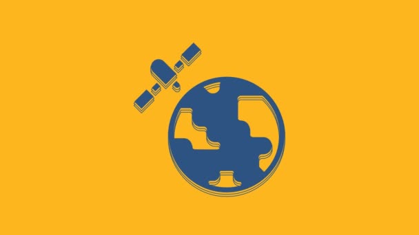 蓝色人造卫星环绕地球运行在太空图标上 背景是橙色的 导航概念 4K视频运动图形动画 — 图库视频影像