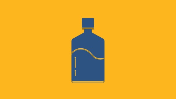 Синя Велика Пляшка Значком Чистої Води Ізольована Помаранчевому Фоні Пластиковий — стокове відео