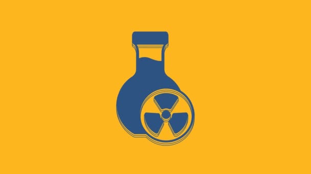 蓝色实验室化学烧杯 带有有毒液体图标 在橙色背景上分离 生物危害符号 带有辐射图标的危险符号 4K视频运动图形动画 — 图库视频影像