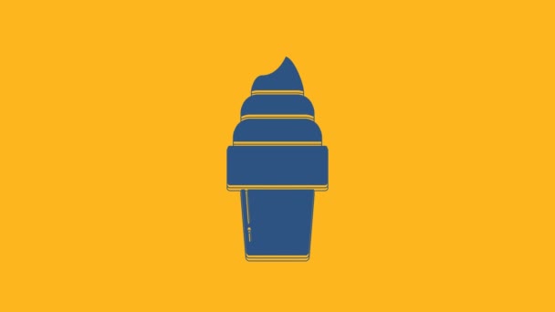 蓝色雪糕在华夫饼锥形图标孤立在橙色背景 甜蜜的象征 4K视频运动图形动画 — 图库视频影像
