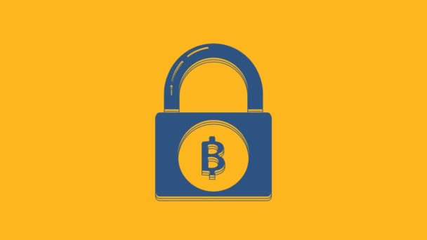 オレンジの背景にビットコインのアイコンが隔離されたブルーロック 暗号通貨マイニング ブロックチェーン技術 セキュリティ デジタルマネー 4Kビデオモーショングラフィックアニメーション — ストック動画