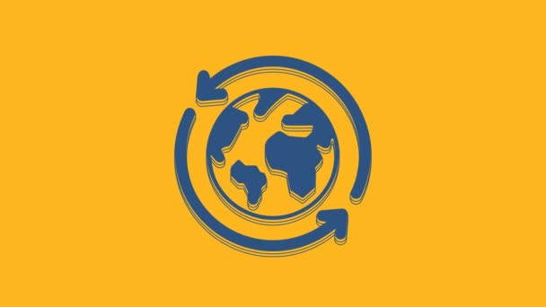 青い惑星地球とオレンジの背景に隔離されたリサイクルアイコン 環境概念 4Kビデオモーショングラフィックアニメーション — ストック動画