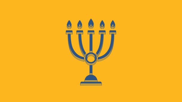 蓝色Hanukkah Menorah图标孤立在橙色背景 光明节的传统象征 节日宗教 犹太灯节 4K视频运动图形动画 — 图库视频影像