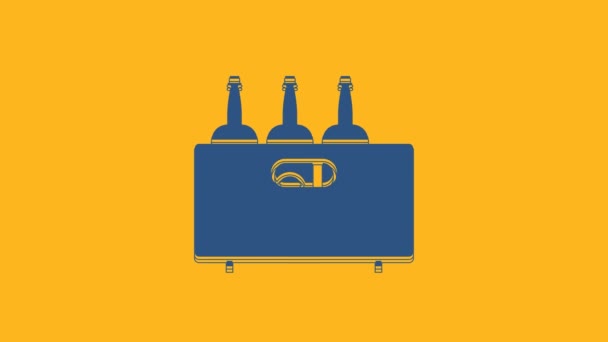 蓝色酒瓶中的木盒图标孤立在橙色背景 装在木箱图标里的酒瓶 4K视频运动图形动画 — 图库视频影像