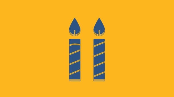 Icono Velas Pastel Cumpleaños Azul Aislado Sobre Fondo Naranja Animación — Vídeo de stock