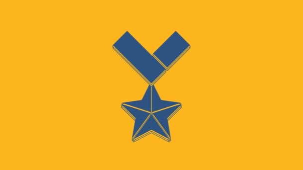 オレンジ色の背景に隔離されたブルーミリタリー報酬メダルアイコン 軍のサインだ 4Kビデオモーショングラフィックアニメーション — ストック動画