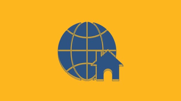 Blå Glob Med Hus Symbol Ikon Isolerad Orange Bakgrund Fastighetskoncept — Stockvideo