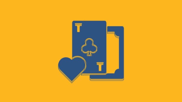 Blå Spelkort Med Klubbar Symbol Ikon Isolerad Orange Bakgrund Kasinospel — Stockvideo
