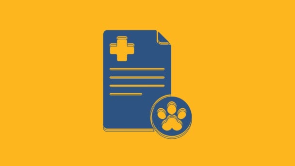 带有医疗记录宠物图标的蓝色剪贴板 在橙色背景下分离 健康保险表格 医疗检查标记报告4K视频运动图形动画 — 图库视频影像