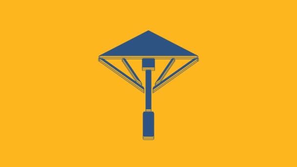 Blauer Traditioneller Japanischer Regenschirm Vom Sonnensymbol Isoliert Auf Orangefarbenem Hintergrund — Stockvideo