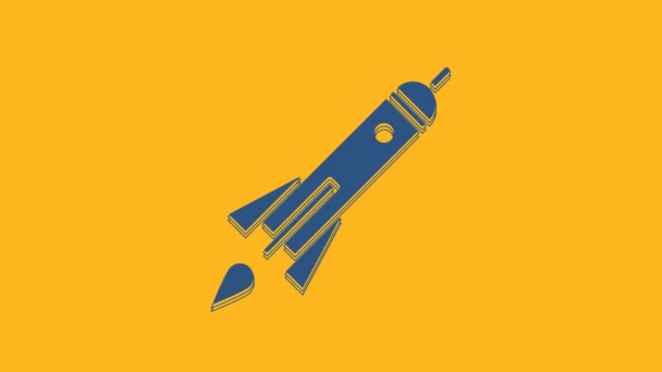 Kék Rakétahajó Narancssárga Alapon Izolált Tűzikonnal Űrutazás Videó Mozgás Grafikus — Stock videók
