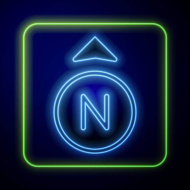 Parlayan neon pusula simgesi mavi arkaplanda izole edildi. Rüzgâr yön bulma sembolü. Rüzgar gül işareti. Vektör