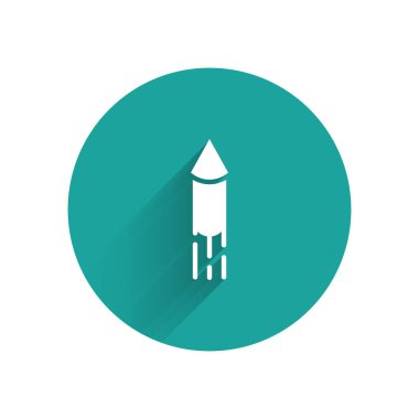 Uzun gölgeli beyaz havai fişek ikonu. Eğlence partisi anlayışı. Patlayıcı havai fişek sembolü. Yeşil daire düğmesi. Vektör.