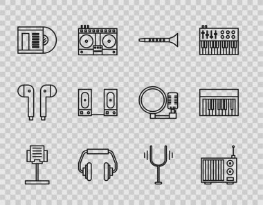 Set hattı müzik standı, antenli radyo, klarnet, kulaklık, vinil disk, stereo hoparlör, müzikal diyapazon ve sentezleyici ikonu. Vektör