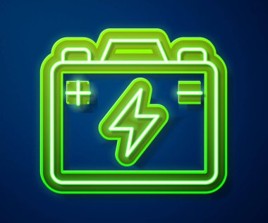 Parlayan neon hat araba aküsü ikonu mavi arka planda izole edildi. Akümülatör bataryası enerji ve elektrik akümülatörü bataryası. Vektör