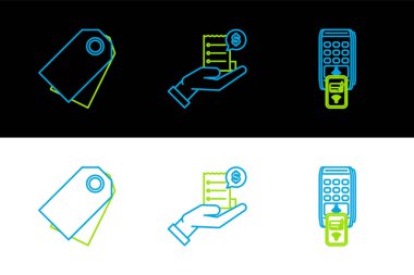 Satır POS terminalini yazdırılmış alıcı ile ayarla ve ödemeyi akıllı telefon, boş etiket şablon fiyat etiketi ve boş fiş veya simge için fatura tutan insan eliyle teyid et. Vektör