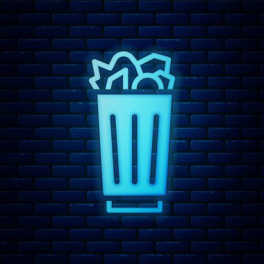 Parlayan neon tam çöp kutusu simgesi tuğla duvar arka planında izole edildi. Çöp kutusu tabelası. Sepet simgesini geri dönüştür. Ofis çöpü ikonu. Vektör.