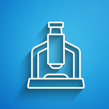 Mavi arkaplanda beyaz çizgi mikroskop simgesi izole edildi. Kimya, ilaç aleti, mikrobiyoloji büyütme aracı. Uzun gölge. Vektör