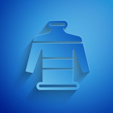 Kağıt kesimi Noel süveteri, Norveç süslemeleri ve mavi arka planda izole tatil dekorasyon ikonu. Örgü kazak. Kağıt sanatı tarzı. Vektör.