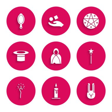 Mantle pelerini pelerin yakma mumunu şamdanlık tavşanda kulaklarla sihirli değnek değneği sihirbazı şapkası pentagram dairesi ve el aynası ikonu yap. Vektör.