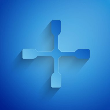 Kağıt kesiği İngiliz anahtarı simgesi mavi arkaplanda izole edilmiş. Tekerlek desteği. Kağıt sanatı tarzı. Vektör.