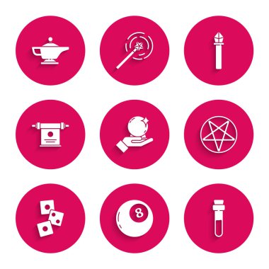 Sihirli topu hazır tut, kehanetler, aşk iksiri şişesi, daire şeklinde pentagram, oyun zarları, kaydırma, asa ve lamba ya da Aladdin ikonu. Vektör