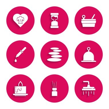 Stack sıcak taşları, Aroma dağıtıcı, duş başlığı, sauna şapkası, mum, Pipette, kova kepçesi ve masaj ikonu. Vektör