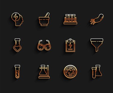 Test tüpü ve matara kimyasalı, kürsüde, baş elektrik sembolü, bakteri, laboratuvar gözlüğü, huni filtresi ve kontrol listesi simgesiyle pano ayarlayın. Vektör
