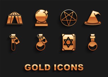 Aşk iksiri şişesi, cadı şapkası, Kadim sihir kitabı, çemberde beş köşeli yıldız, sirk çadırı ve sihirli top ikonu. Vektör