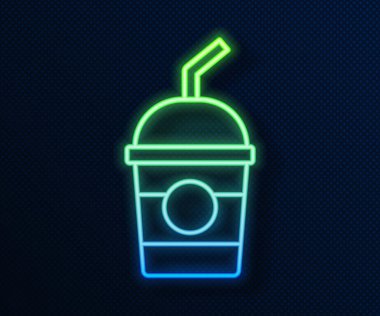 Parlayan neon hattı Milkshake simgesi mavi arkaplanda izole edildi. Kapaklı ve samanlı plastik bardak. Vektör.