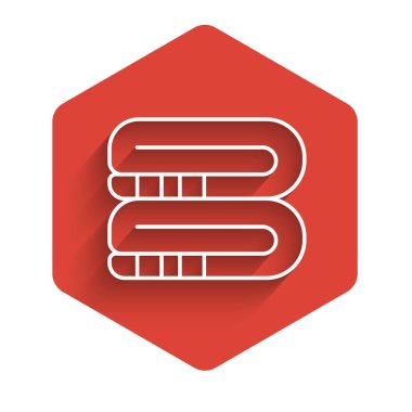 Beyaz çizgi havlu yığını simgesi uzun gölge arkaplanı ile izole edildi. Kırmızı altıgen düğmesi. Vektör