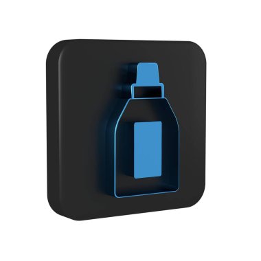 Çamaşır deterjanı, çamaşır suyu, bulaşık deterjanı ya da şeffaf arkaplanda izole edilmiş başka bir temizlik malzemesi için mavi plastik şişe. Siyah kare düğmesi..