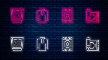 Sıra Shirt Kurta, geleneksel halı, bardakta su ve... Tuğla duvarda parlayan neon simgesi. Vektör