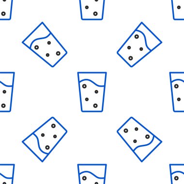 Su ikonuna sahip çizgi camları beyaz zeminde izole edilmiş kusursuz desen. Soda bardağı. Renkli taslak konsepti. Vektör