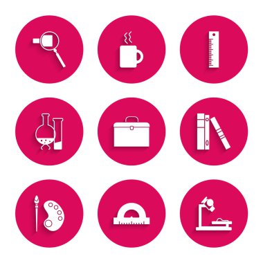 Evrak çantası mikroskop ofis klasörlerini kağıtlar ve belgelerle boya fırçası palet test tüpü kimya laboratuvarı cetvel ve büyüteç simgesi ile ayarla. Vektör.