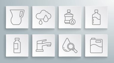 Bir şişe su bulutu, yağmur suyu damlası ve büyüteç. Büyük şişe temiz ve sürahi ikonu. Vektör.